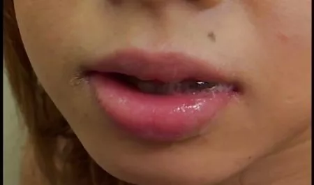 خود اولگا, فیلم سکسی سانی لئونه جوراب ساق بلند